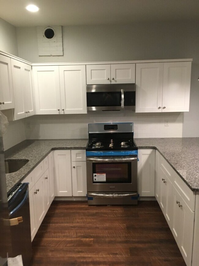 Building Photo - Oversized 3BR/3BA Luxury Home in Wooster S...