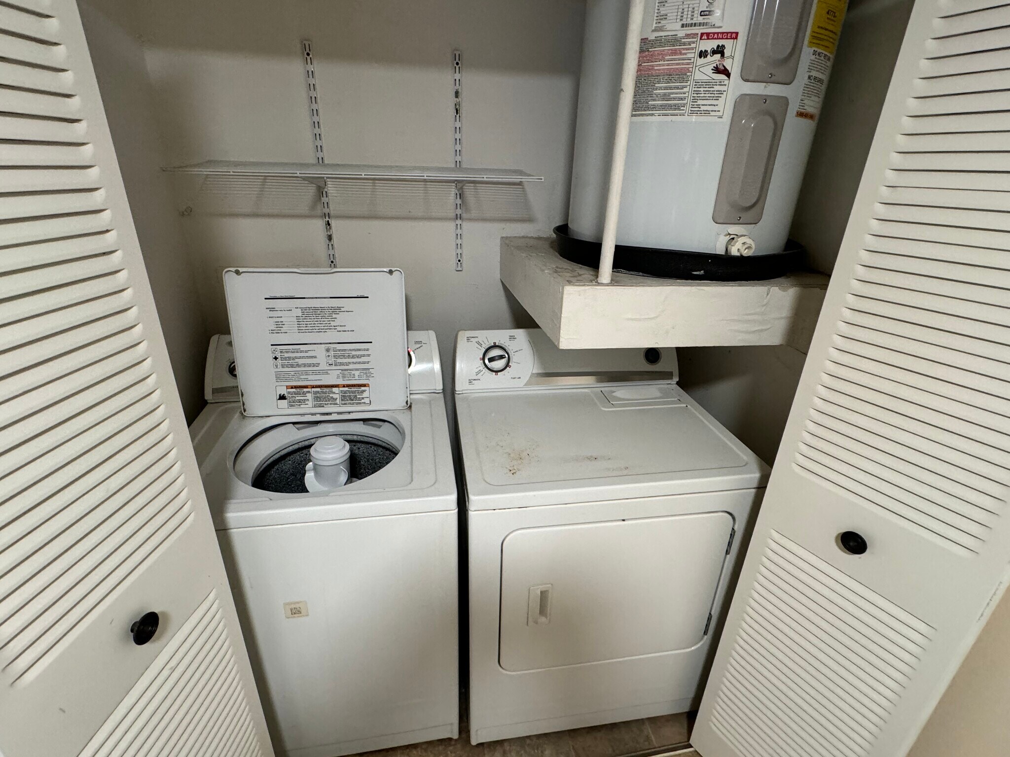 Building Photo - 360 Lake Ontario Ct