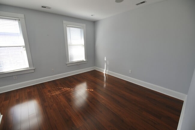 Building Photo - 310 E Beck St