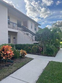 Building Photo - 9299 Vista Del Lago