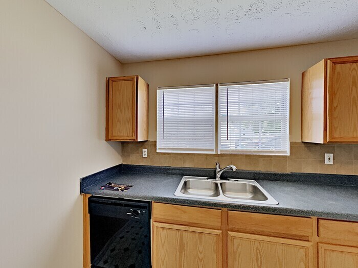 Building Photo - 140 Inverness Trce