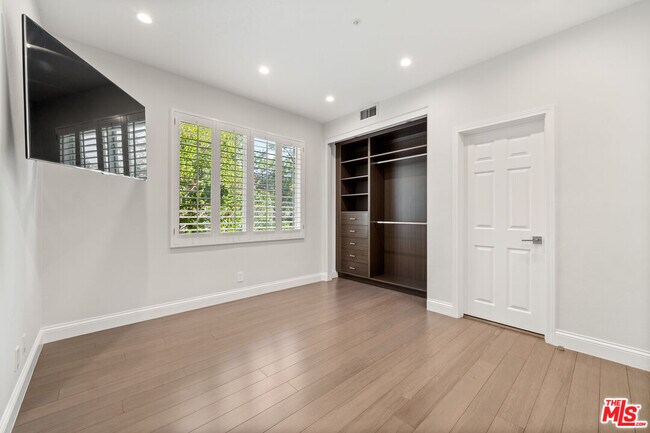 Building Photo - 18419 St Moritz Dr