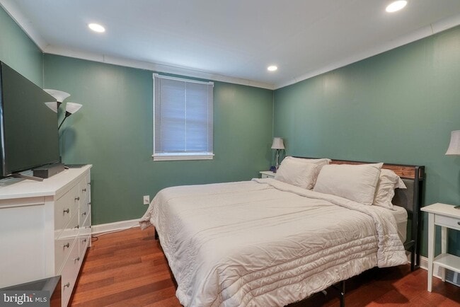 Building Photo - 32 Bonsall Ave
