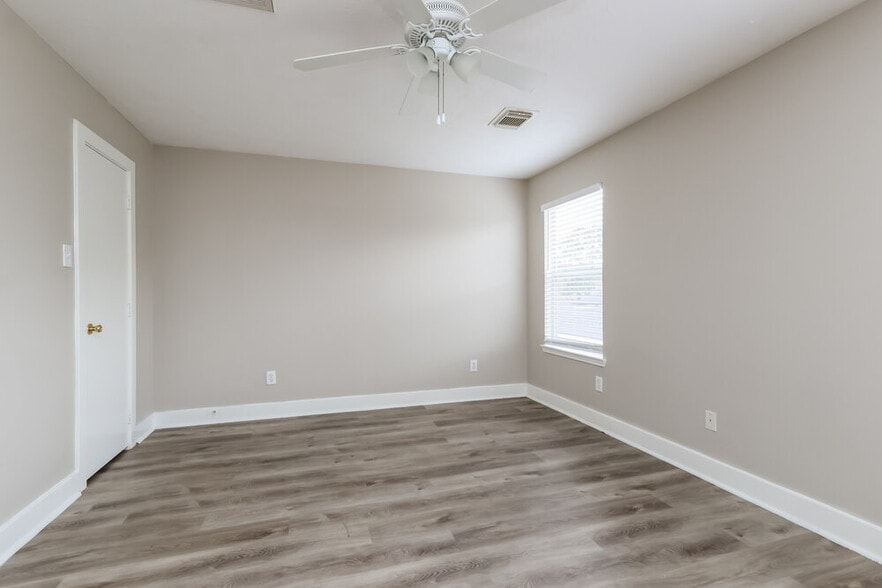 Building Photo - 10202 Farrell Dr