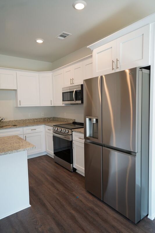 Building Photo - 481 Governor Treutlen Cir