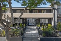 Building Photo - 1253 Havenhurst Drive