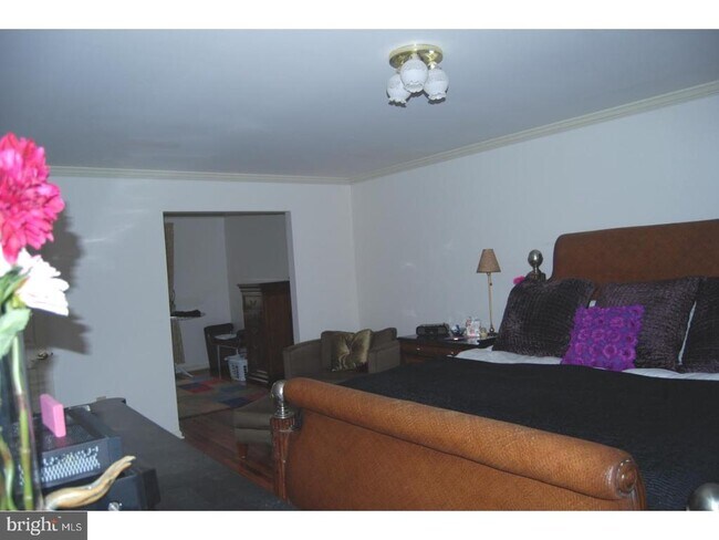 Building Photo - 5 Fox Chase Ln
