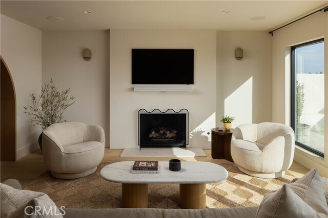 Building Photo - 2703 Via Montecito