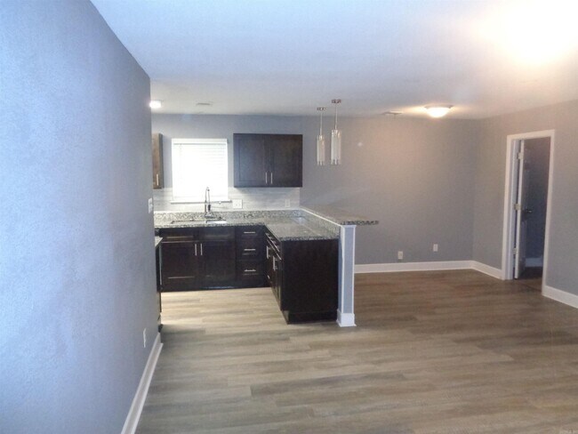 Building Photo - 3402 Lehigh Dr