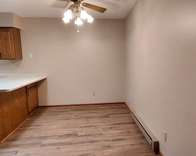 Building Photo - Nice 2 Bedroom 2 Bathroom Townhome in Some...