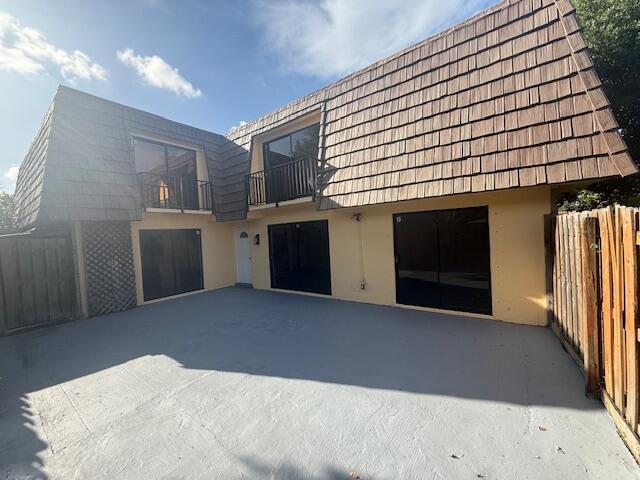 Building Photo - 724 Springdale Cir