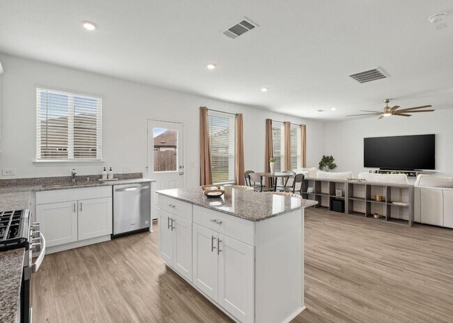 Building Photo - 23543 Powmill St