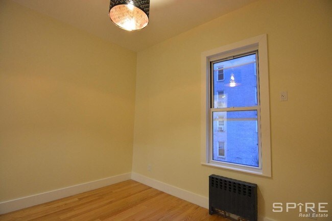 Building Photo - 200 Lawrence Ave