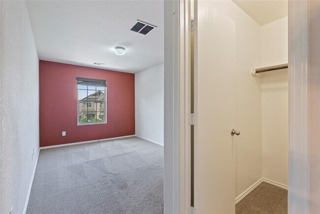 Building Photo - 12021 Pecangate Way