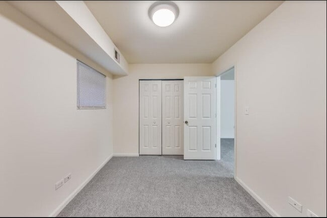 Building Photo - 2817 N Damen Ave