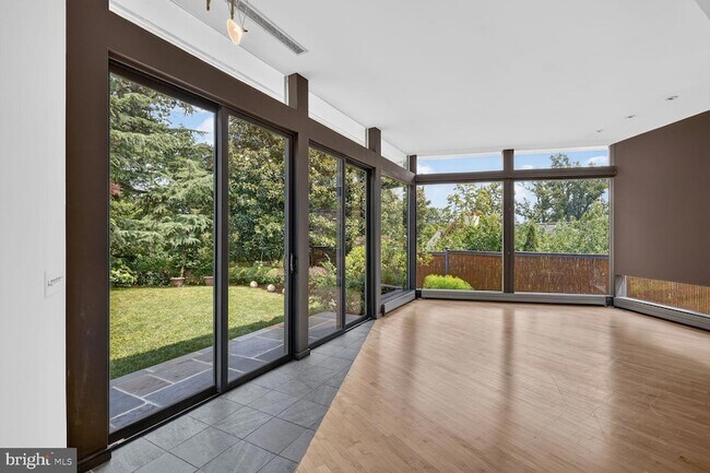 Building Photo - 3113 45th St NW