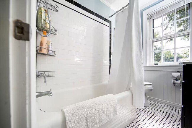 Building Photo - 149 Kready Ave