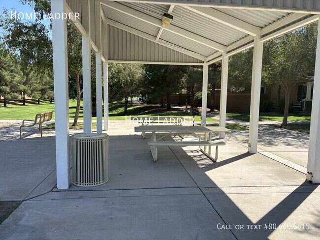 Building Photo - 3411 E Mesquite St