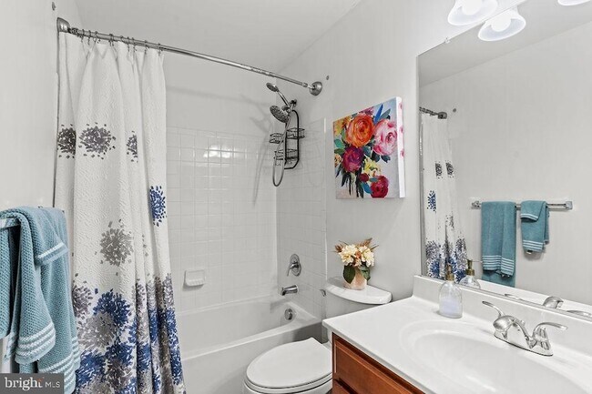 Building Photo - 2651 Glenriver Way