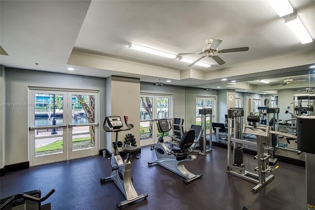 Building Photo - 3001 NE 185th St