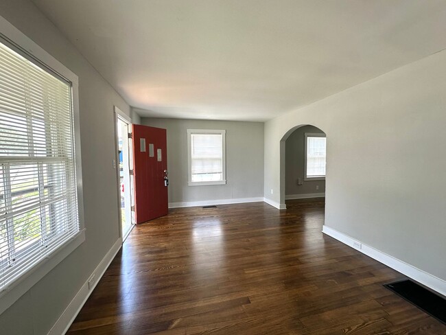 Building Photo - COMING FRIDAY!!!  Renovation Complete!   N...
