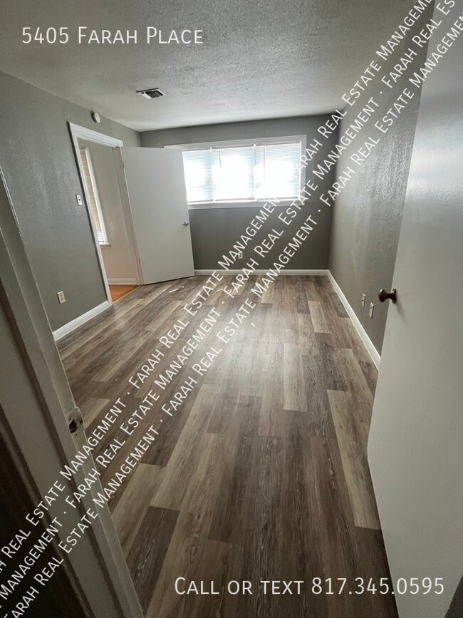 Building Photo - 5405 Farah Pl