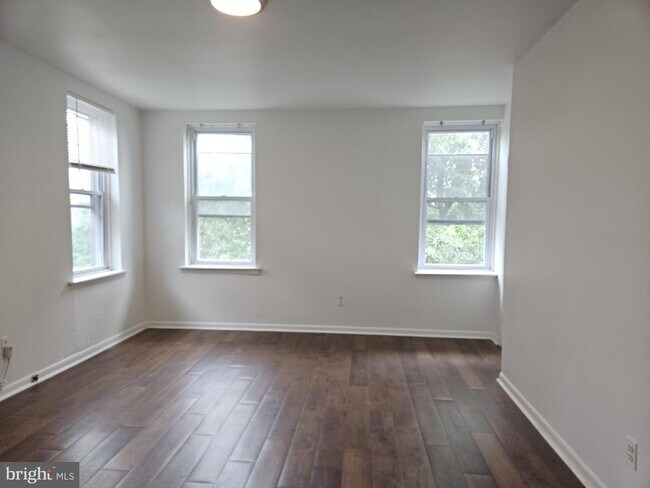 Building Photo - 1332 Wagner Ave