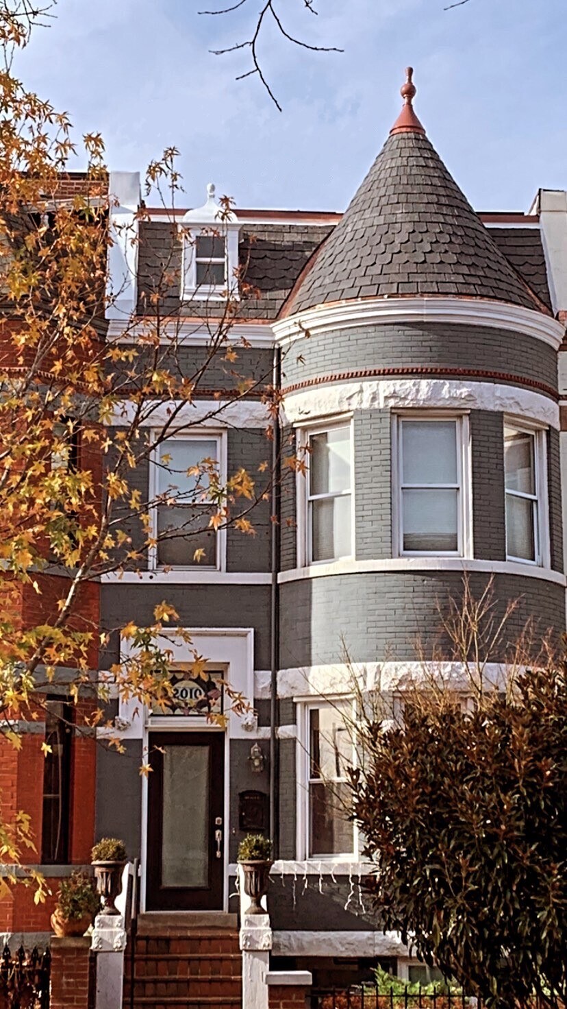 Building Photo - 2010 1st St NW