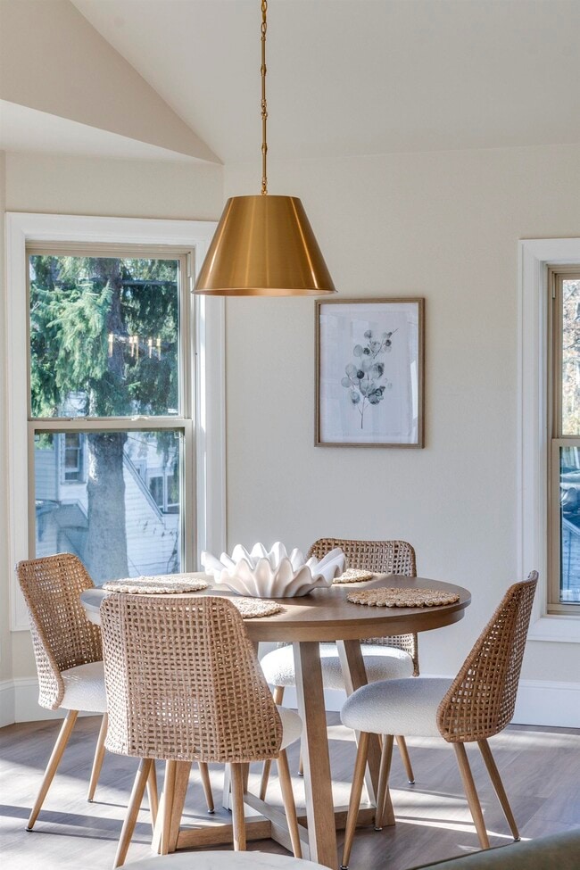 Building Photo - 7223 University Ave