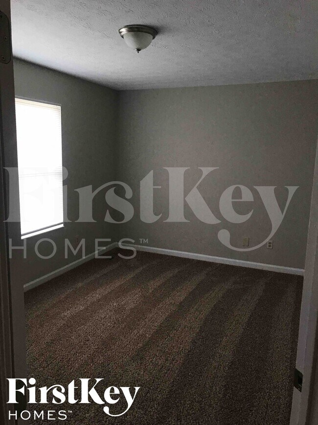 Building Photo - 875 Millers Run Ct