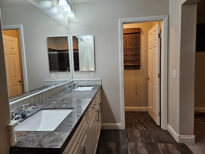 Building Photo - 300 Cadence View Way