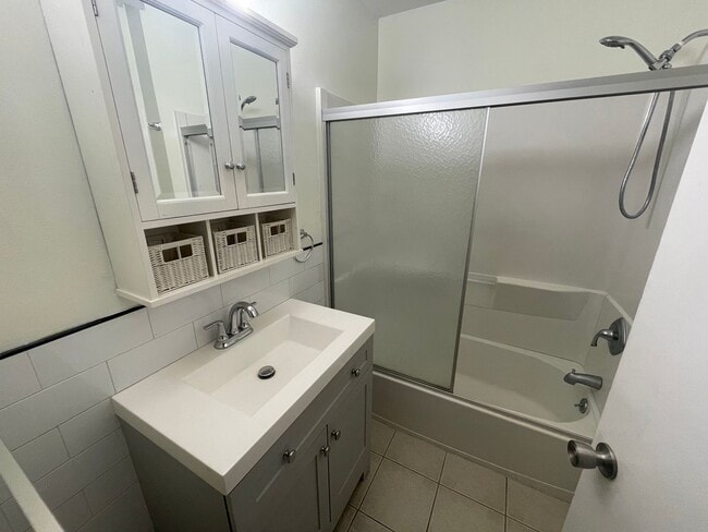 Building Photo - 105-107 Washington Street-Unit 4