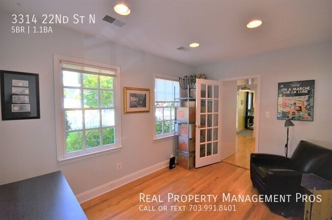 Building Photo - 3314 22nd St N