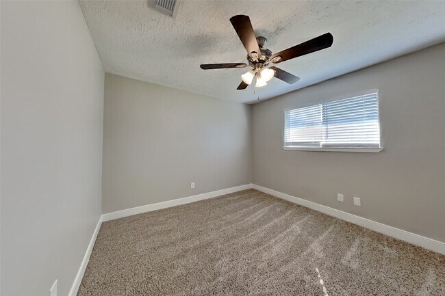 Building Photo - 11615 Bonaparte Dr