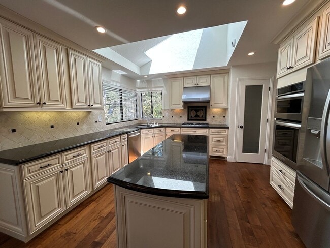 Building Photo - Must See Spacious Alamo 4BR Home with Remo...