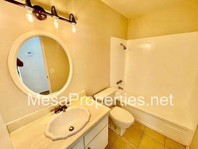 Building Photo - 1158 Bluegrass Pl