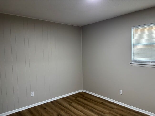 Building Photo - 713 N 6th St