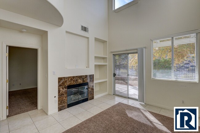 Building Photo - Stunning 3 Bedroom Home in Seven Hills, He...