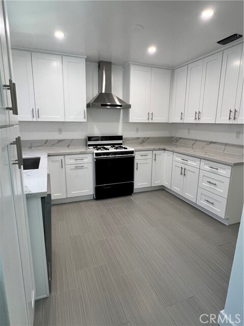 Building Photo - 635 Palm Dr