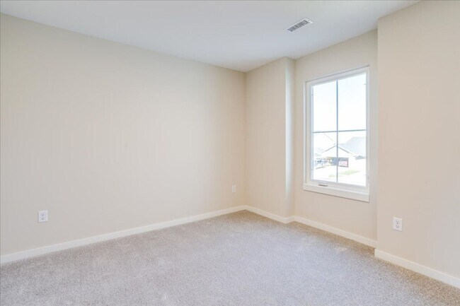 Building Photo - Fox Creek - Maggie Plan