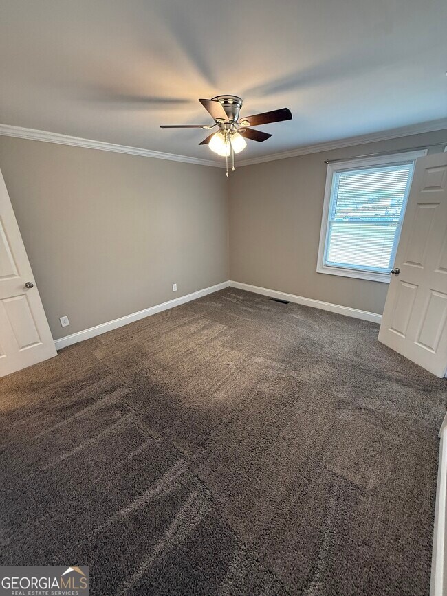 Building Photo - 657 Athens St