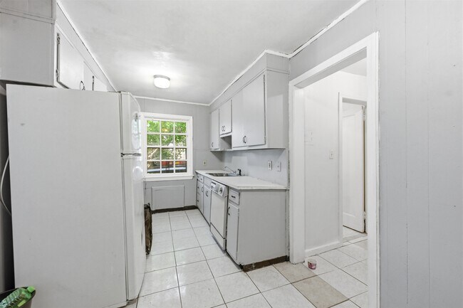 Building Photo - 10 McGotty Pl
