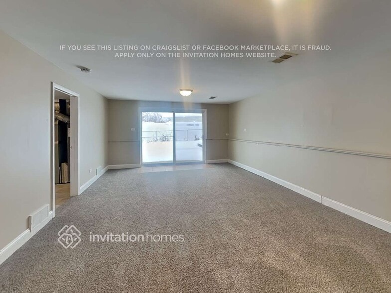 Building Photo - 240 Hale St