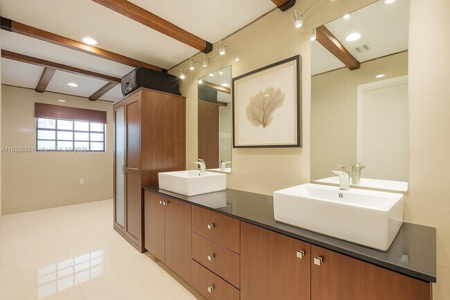 Building Photo - 9318 NW 50th Doral Cir S