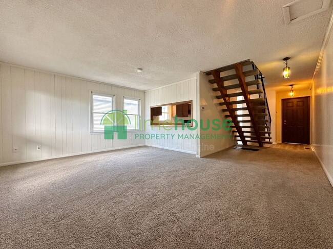 Building Photo - 4420 Ocean View Ave