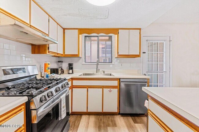 Building Photo - 120 Bonnie Ln