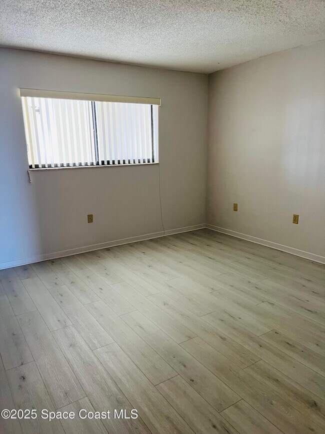 Building Photo - 250 S Sykes Creek Pkwy