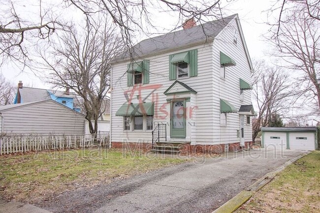 Building Photo - 3801 Woodridge Rd