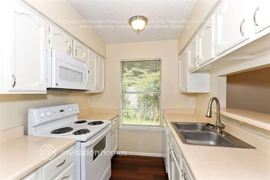 Building Photo - 5826 Walnutgate Dr