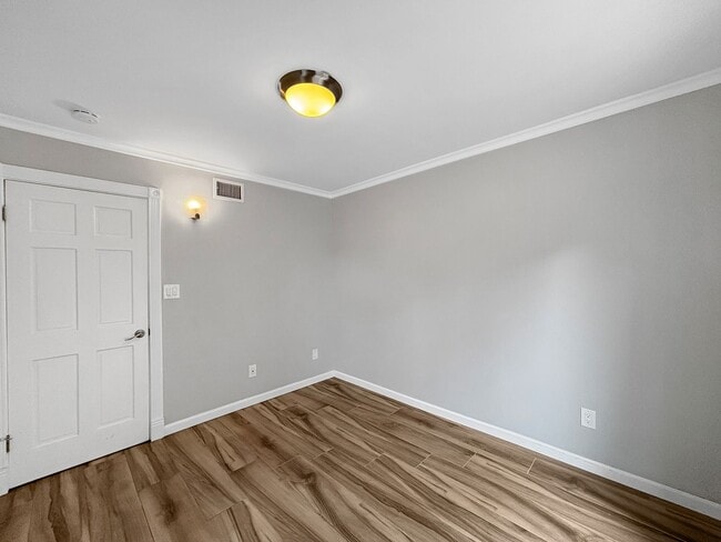 Building Photo - Beautiful 4BD/2BA House in Bay Ho W/ A/C, ...